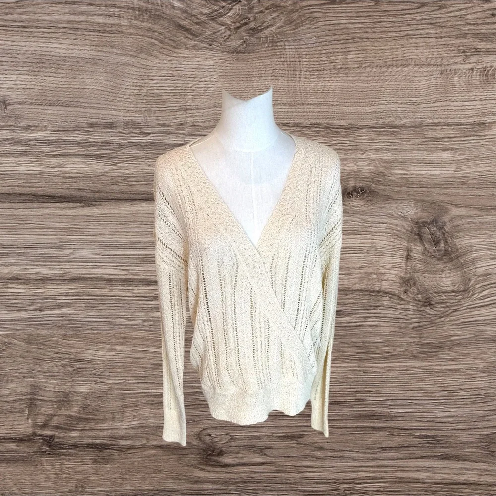 Astr‎ the Label NWT size Large cream lace long sleeve vneck wrap sweater